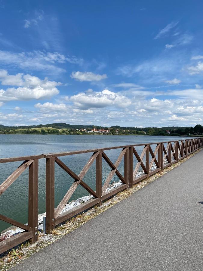 Apartman Na Brehu Lipna Černá v Pošumaví Kültér fotó