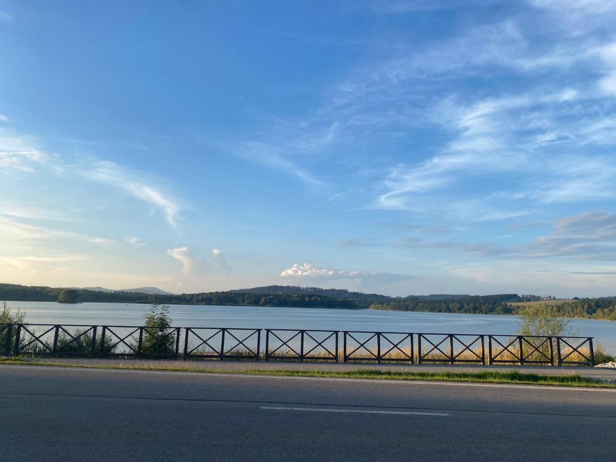 Apartman Na Brehu Lipna Černá v Pošumaví Kültér fotó