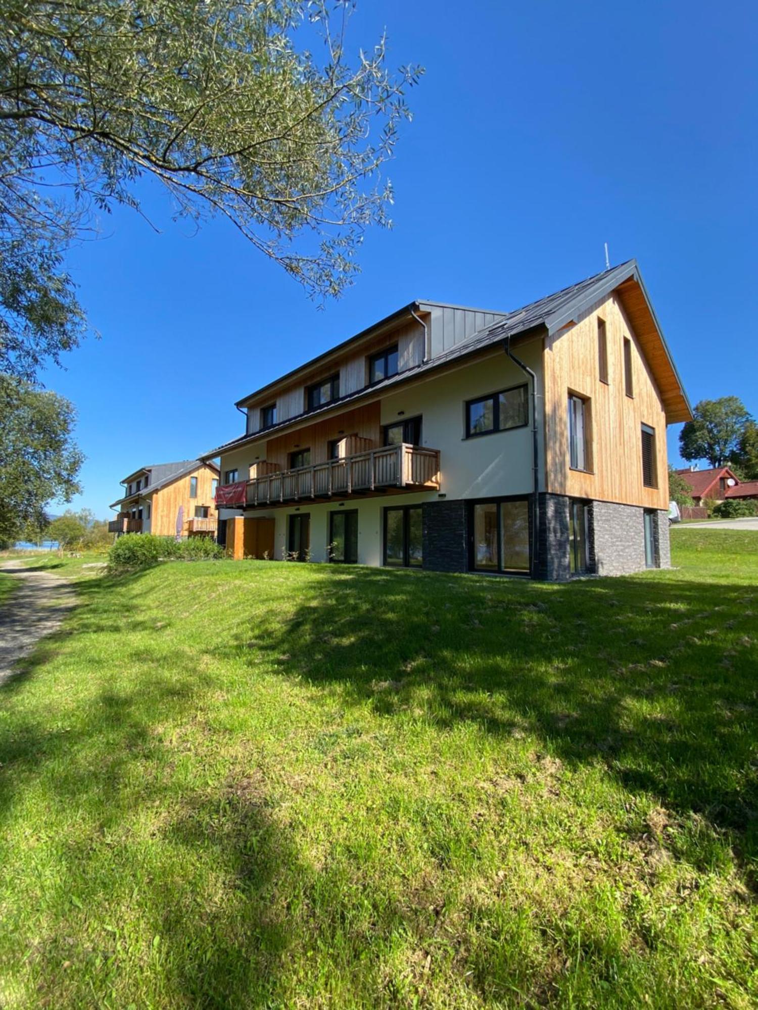Apartman Na Brehu Lipna Černá v Pošumaví Kültér fotó