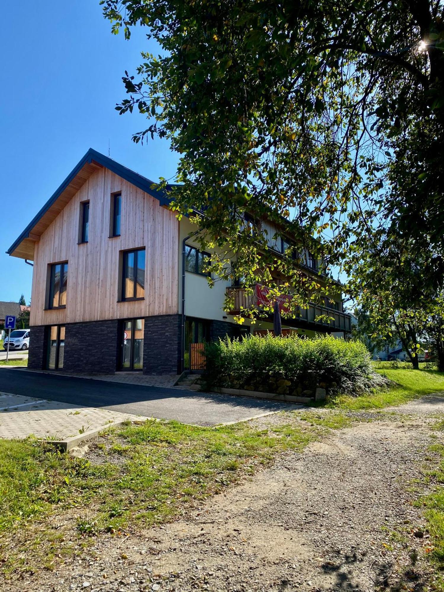Apartman Na Brehu Lipna Černá v Pošumaví Kültér fotó